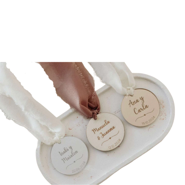 Medalla personalizada para el ramo de novia